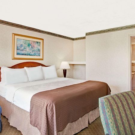 Days Inn By Wyndham Forrest City Exterior photo