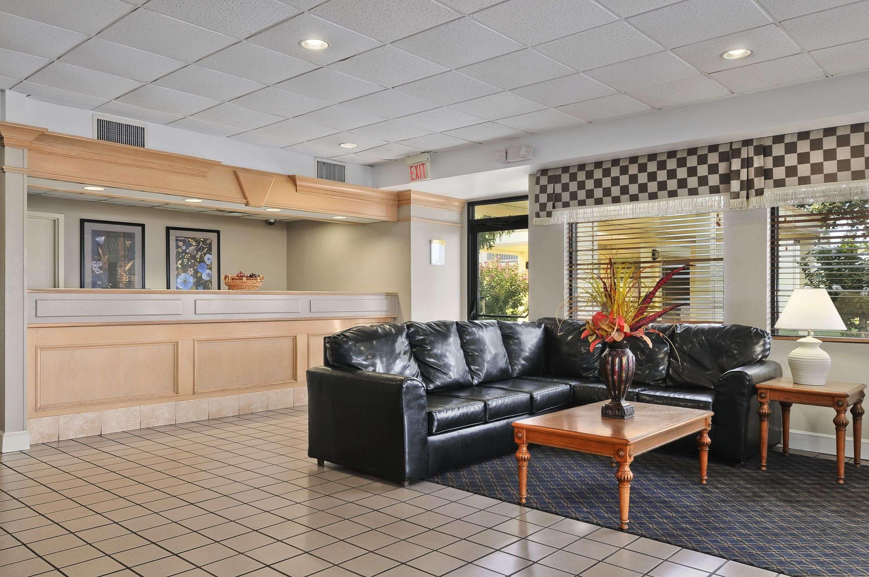 Days Inn By Wyndham Forrest City Exterior photo