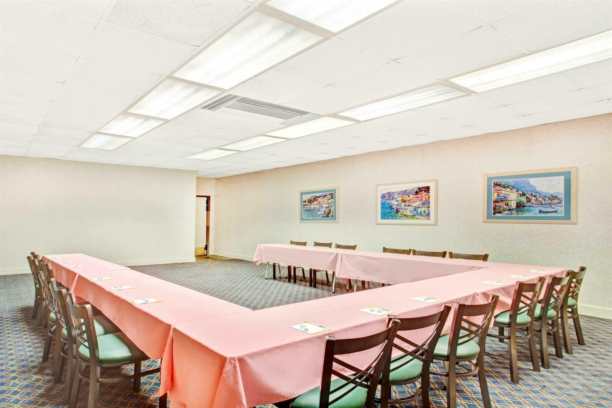 Days Inn By Wyndham Forrest City Exterior photo